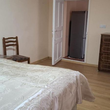 Valodia Guest House In Mestia Buitenkant foto