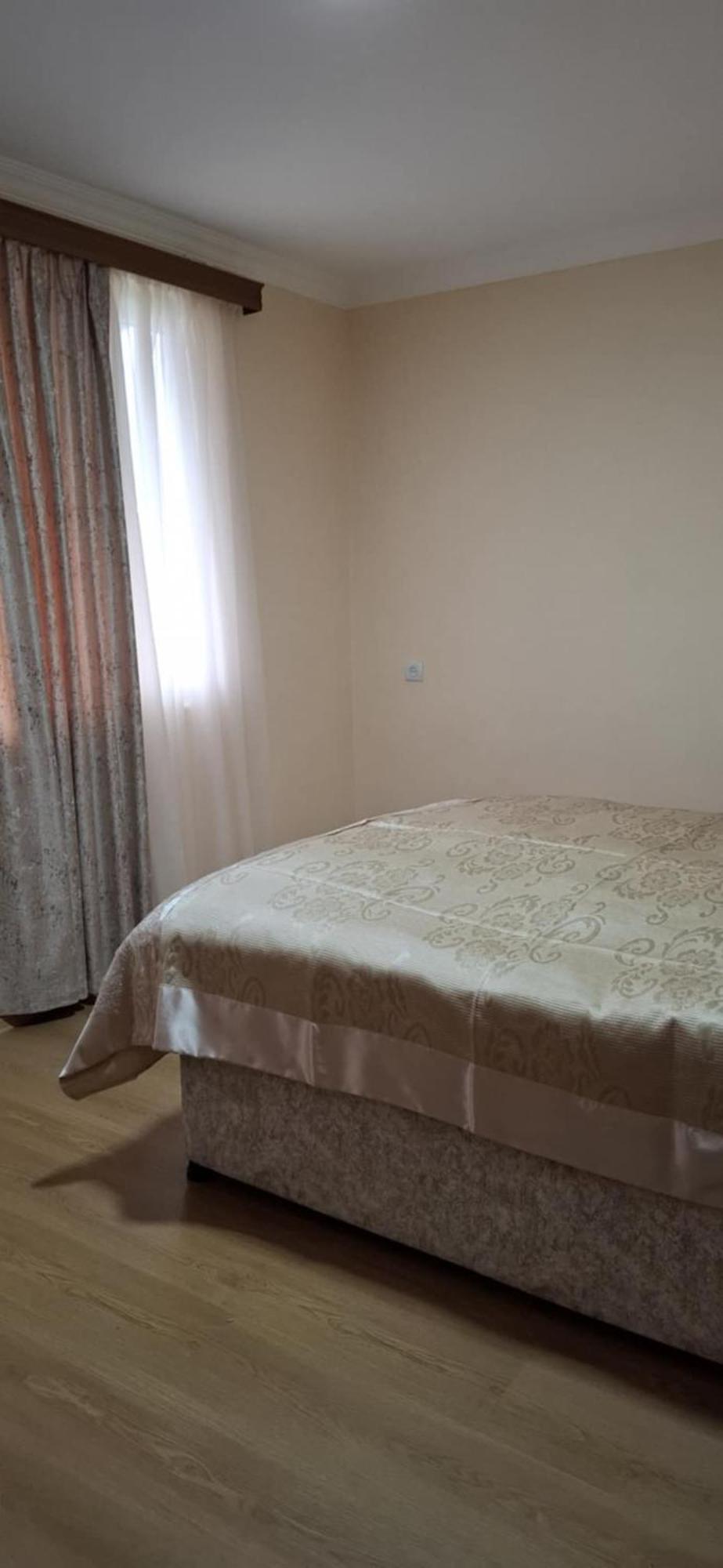 Valodia Guest House In Mestia Buitenkant foto