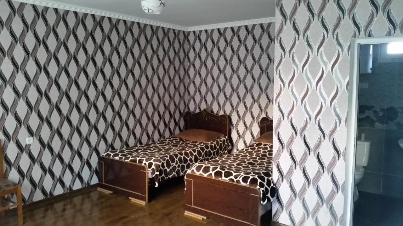 Valodia Guest House In Mestia Buitenkant foto