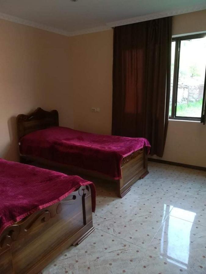 Valodia Guest House In Mestia Buitenkant foto